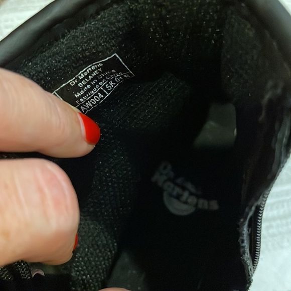 Dr. Martens Azc Waic Girls Scaled Texture Iridescent Accent Black Boots - Picture 9 of 9